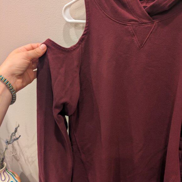 Reworked "cold shoulder" Carrie Underwood hoodie - Picture 4 of 10